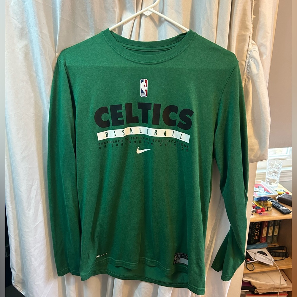 Boston Celtics Men’s long sleeve dri fit practice shirt